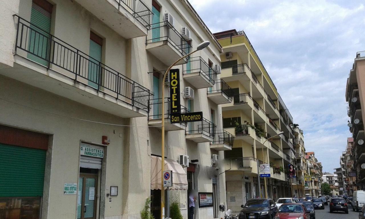 Hotel San Vincenzo Соверато-Марина Экстерьер фото