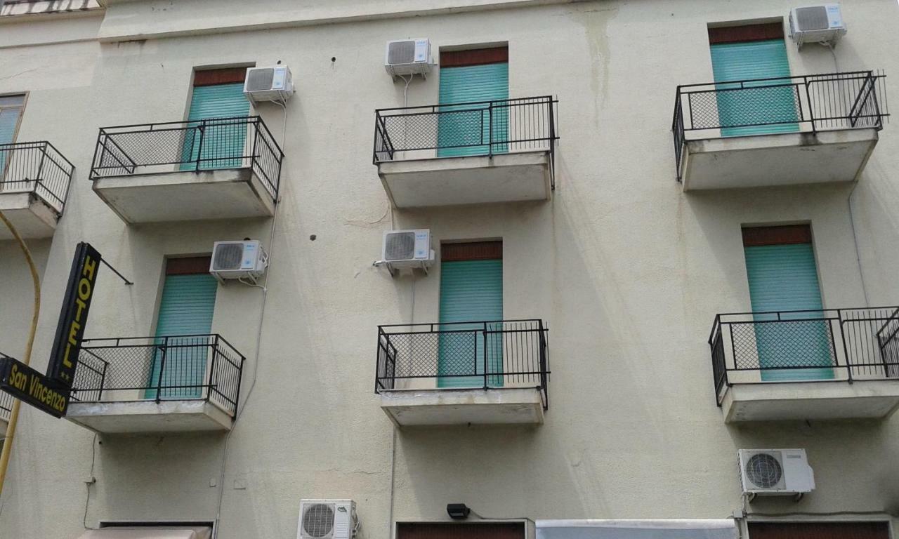 Hotel San Vincenzo Соверато-Марина Экстерьер фото