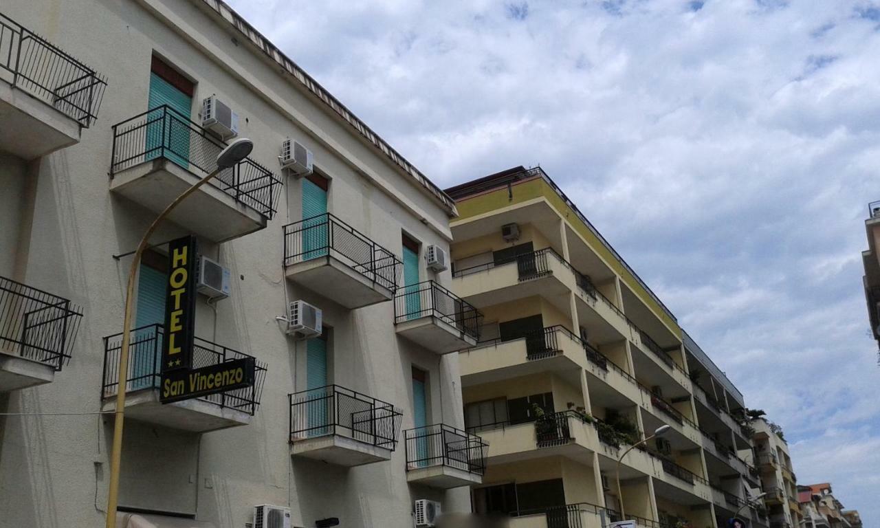 Hotel San Vincenzo Соверато-Марина Экстерьер фото