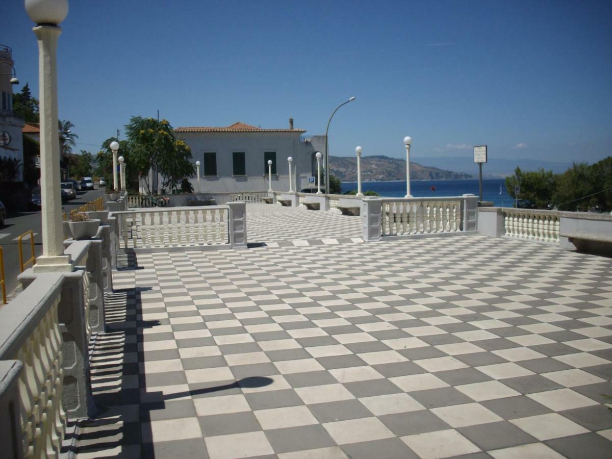 Hotel San Vincenzo Соверато-Марина Экстерьер фото