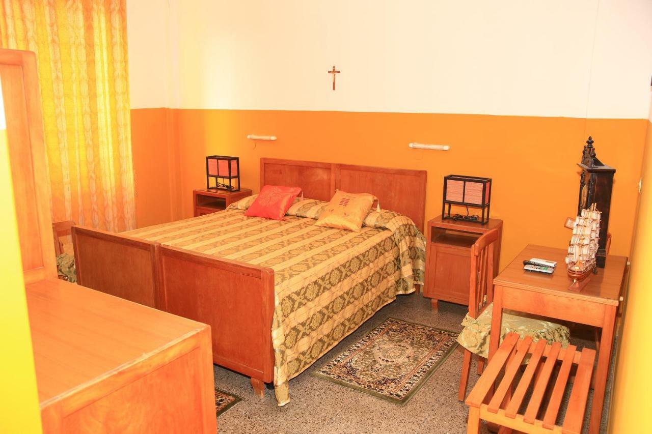 Hotel San Vincenzo Соверато-Марина Экстерьер фото
