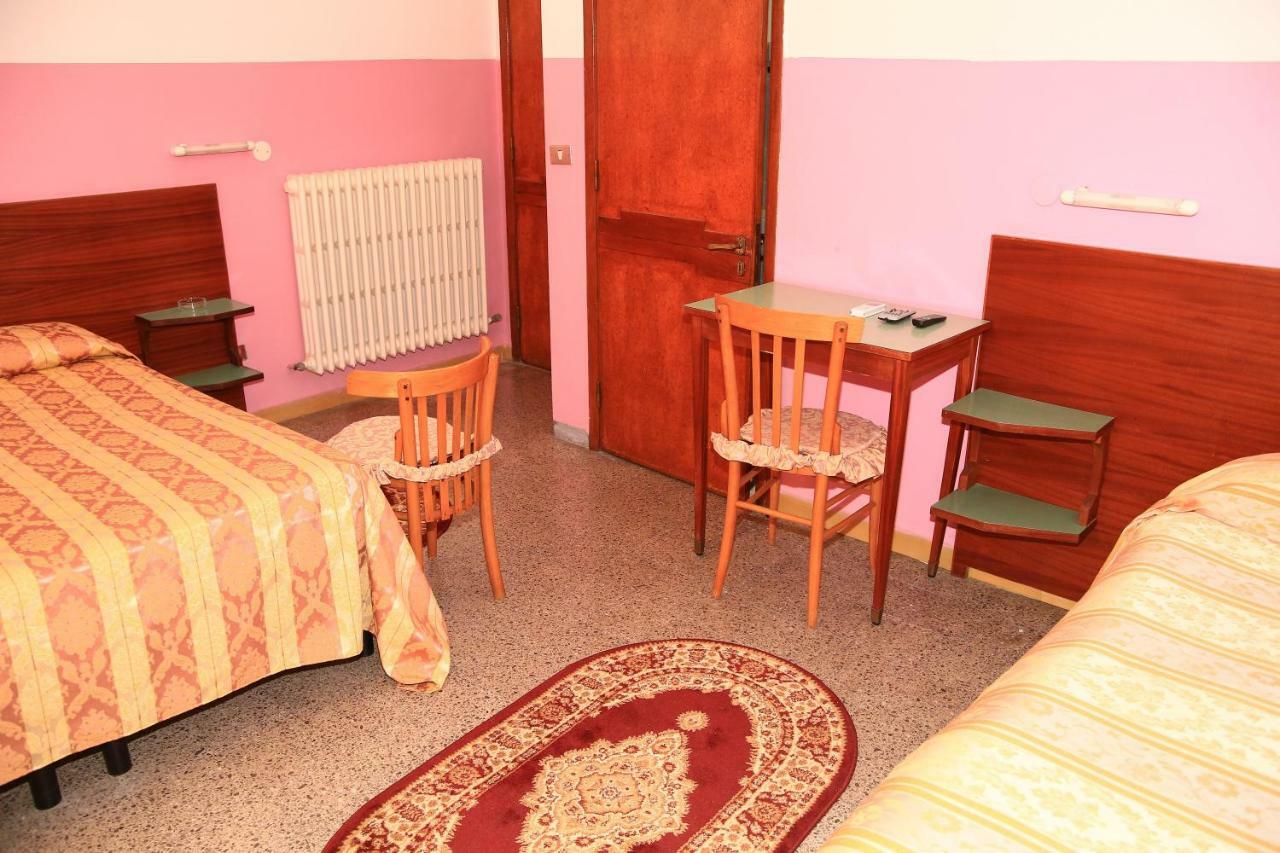 Hotel San Vincenzo Соверато-Марина Экстерьер фото
