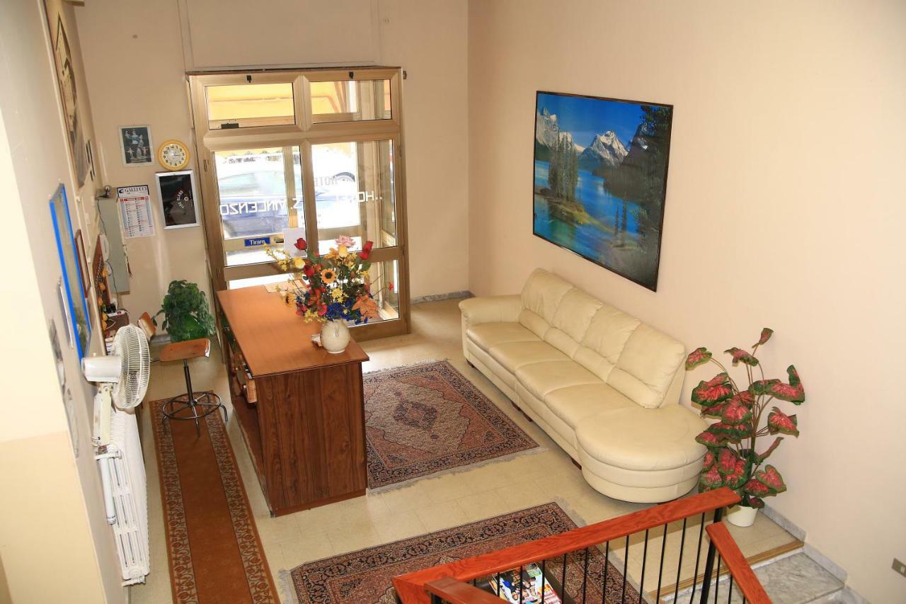 Hotel San Vincenzo Соверато-Марина Экстерьер фото