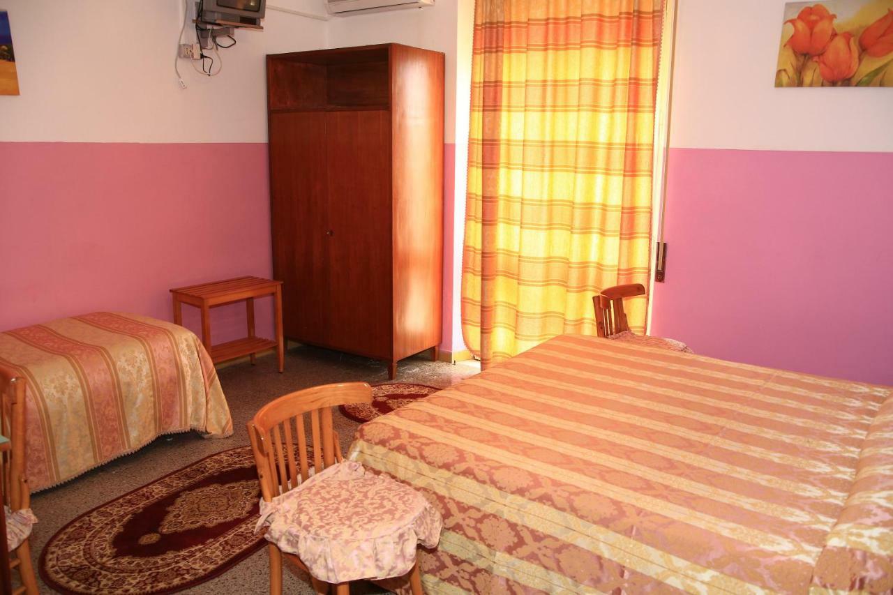 Hotel San Vincenzo Соверато-Марина Экстерьер фото